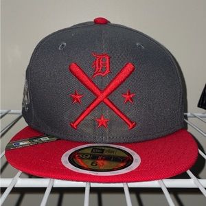 Youth Detroit fitted hat size 6 5/8